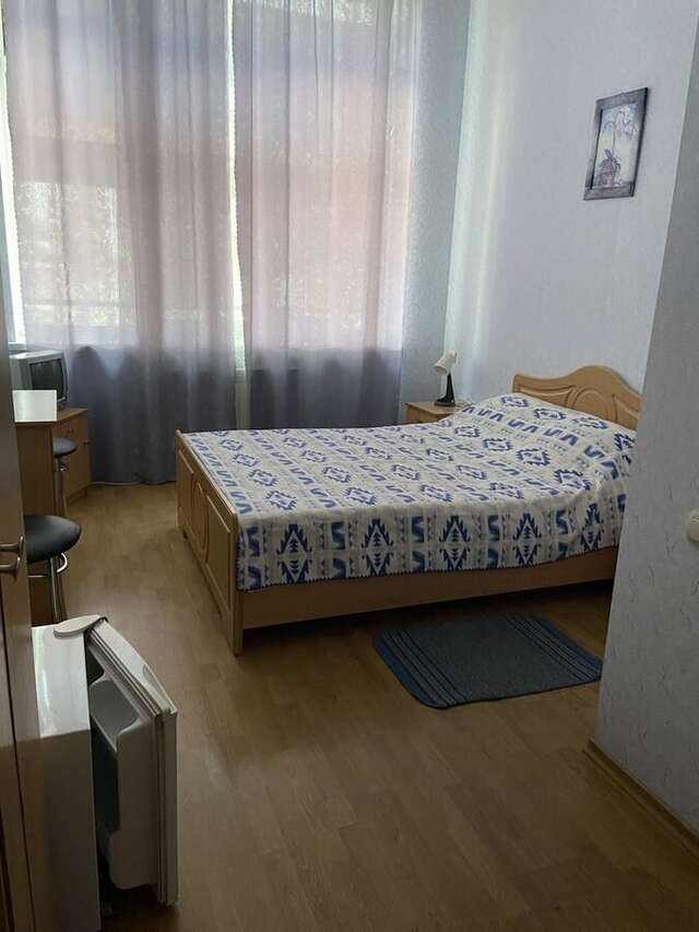 Отель гостиница Панама, центр Бердянск-13